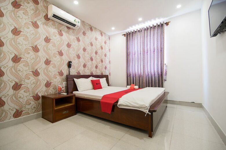 Hotel Reddoorz @ Ho Quy Ly