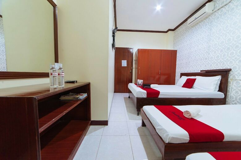 Hotel Reddoorz @ General Luna Davao