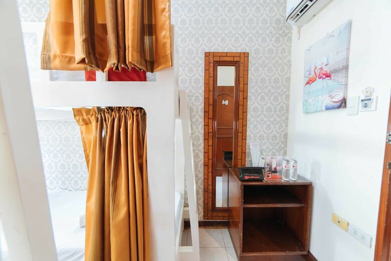 Hotel Reddoorz @ General Luna Davao
