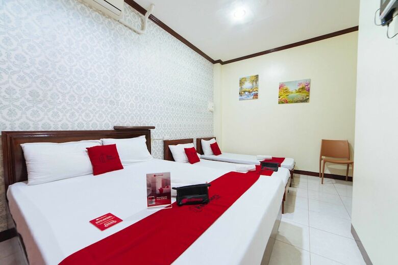 Hotel Reddoorz @ General Luna Davao