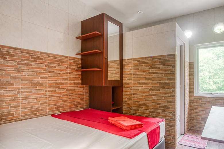 Hotel Reddoorz @ Panglima Polim 2