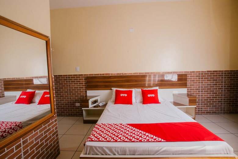 Oyo Hotel Green Mau�