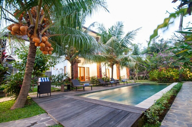 Bed & Breakfast Flamboyant Villa Ubud