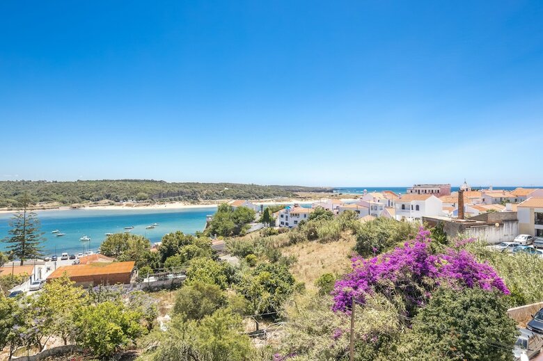 Hostal Selina Shared Milfontes
