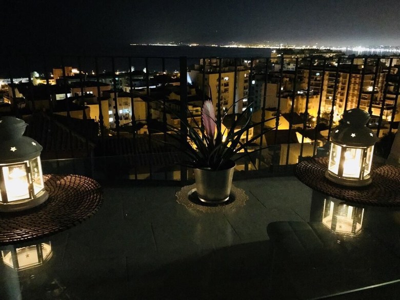 Hotel Rooms In Seafront Villa