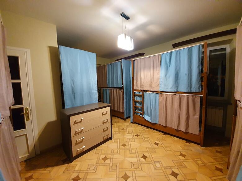 Hostal Doss Hotel And Hostel