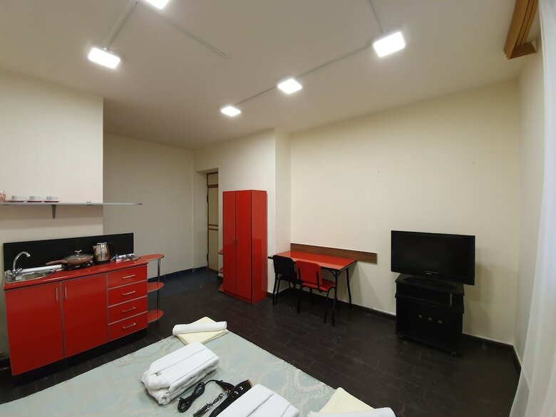 Hostal Doss Hotel And Hostel