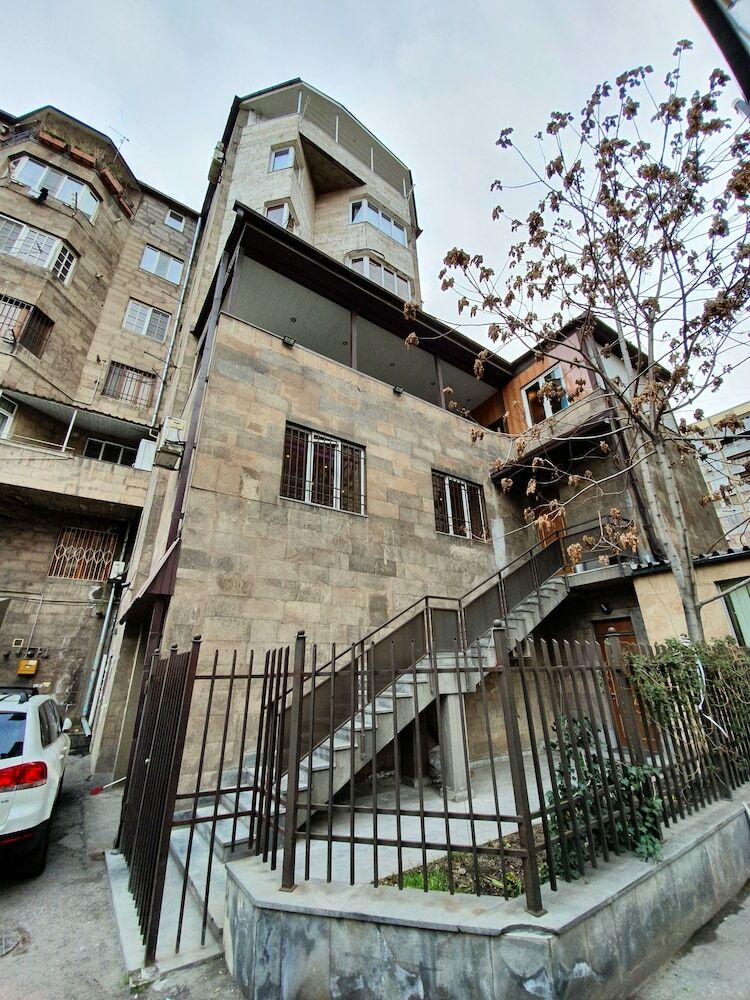Hostal Doss Hotel And Hostel