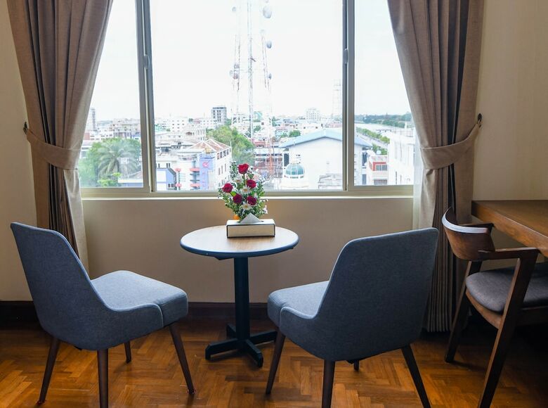 New Wave Hotel