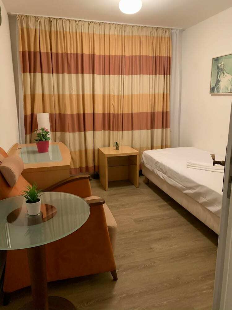 Lovely Hotel Near K�ln Messe And Arena
