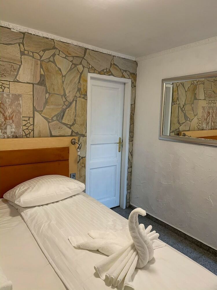 Lovely Hotel Near K�ln Messe And Arena