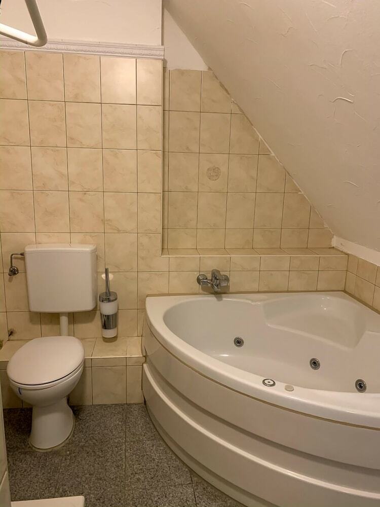 Lovely Hotel Near K�ln Messe And Arena