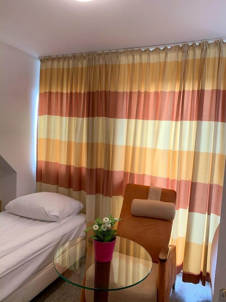 Lovely Hotel Near K�ln Messe And Arena