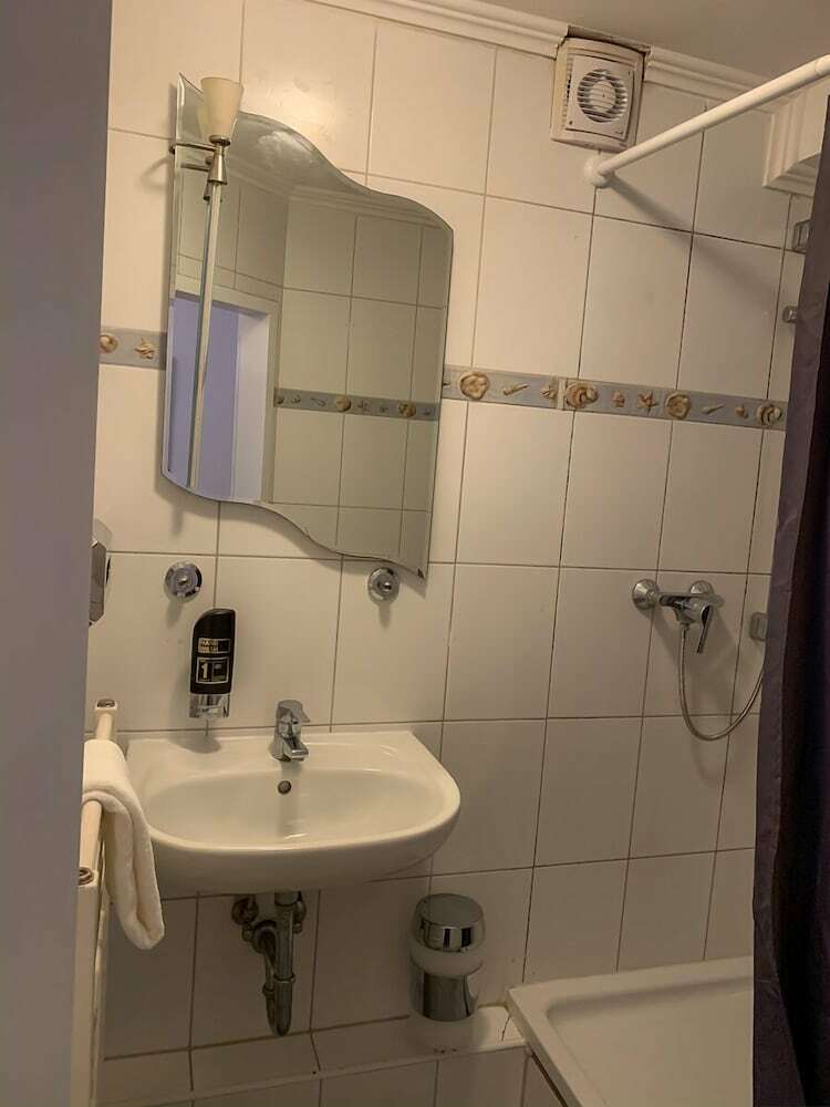 Lovely Hotel Near K�ln Messe And Arena