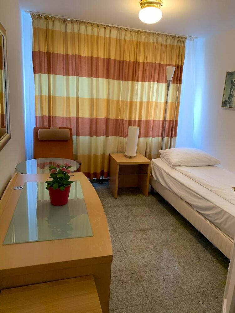 Lovely Hotel Near K�ln Messe And Arena