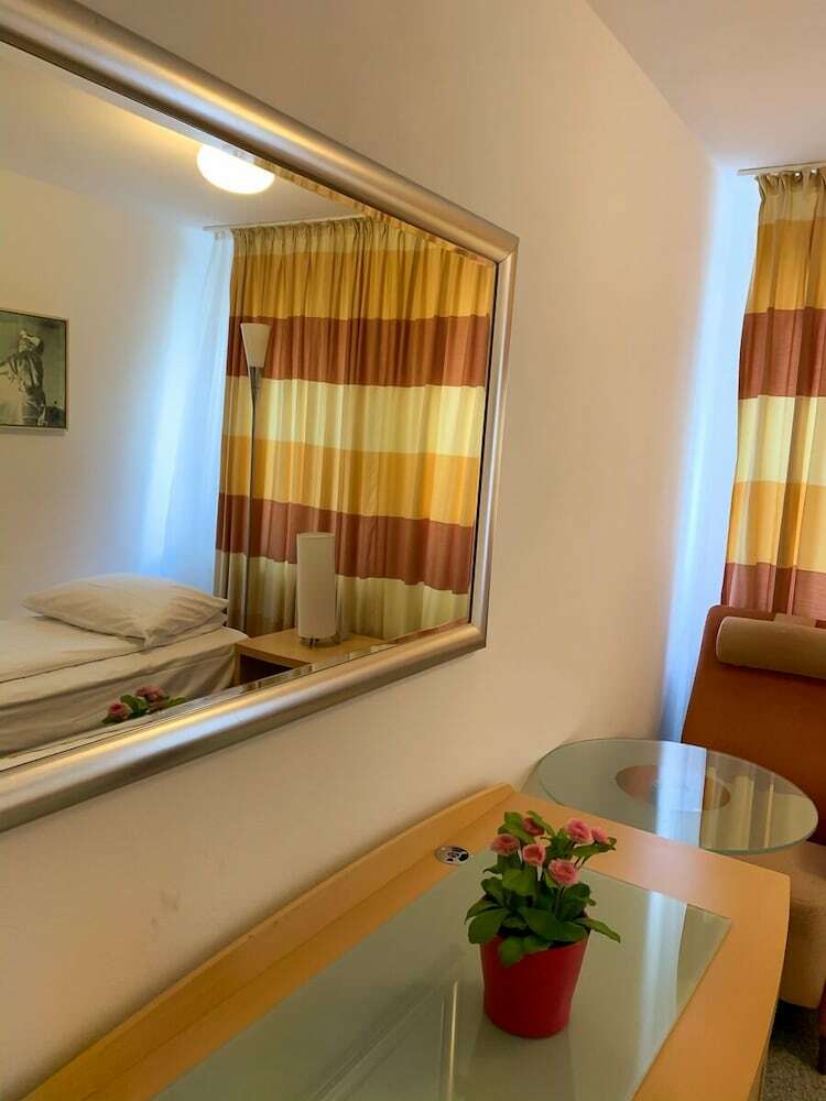 Lovely Hotel Near K�ln Messe And Arena