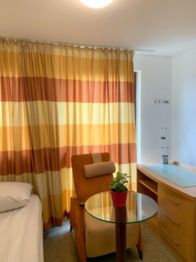Lovely Hotel Near K�ln Messe And Arena