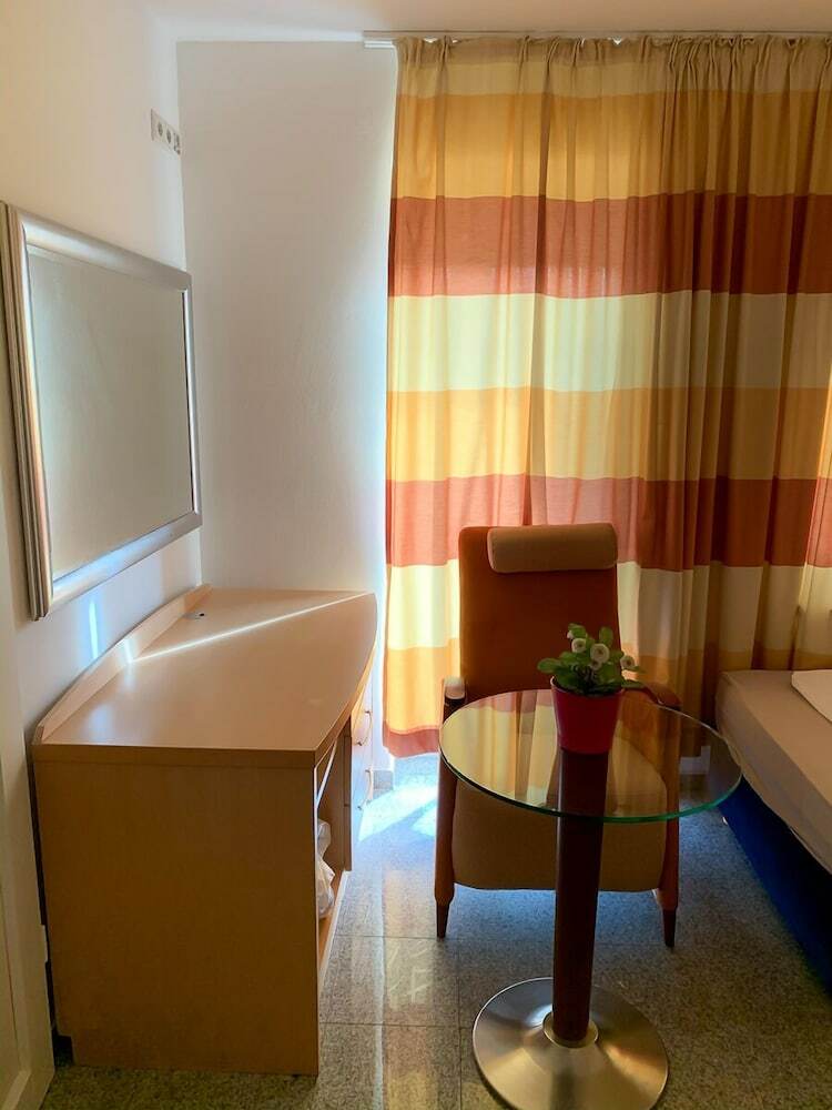 Lovely Hotel Near K�ln Messe And Arena