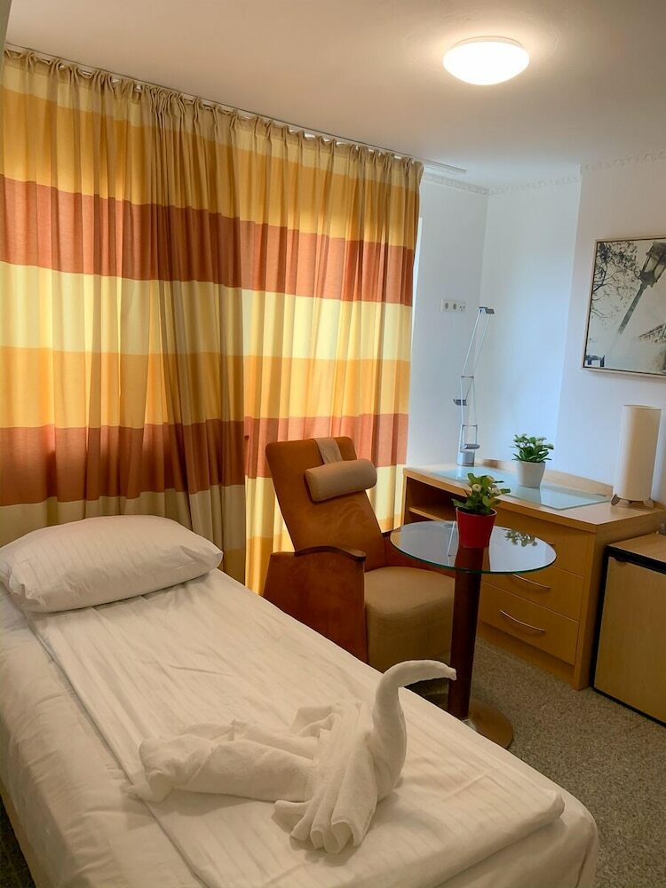 Lovely Hotel Near K�ln Messe And Arena