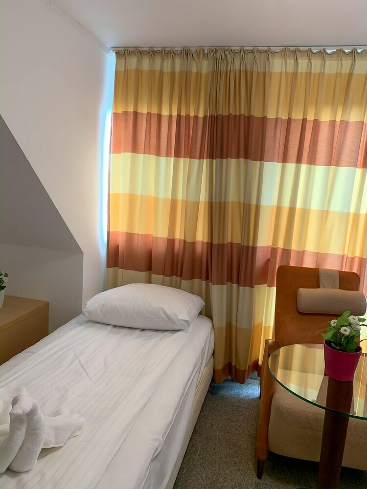 Lovely Hotel Near K�ln Messe And Arena