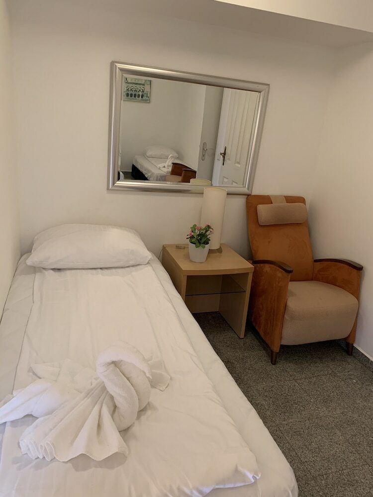 Lovely Hotel Near K�ln Messe And Arena