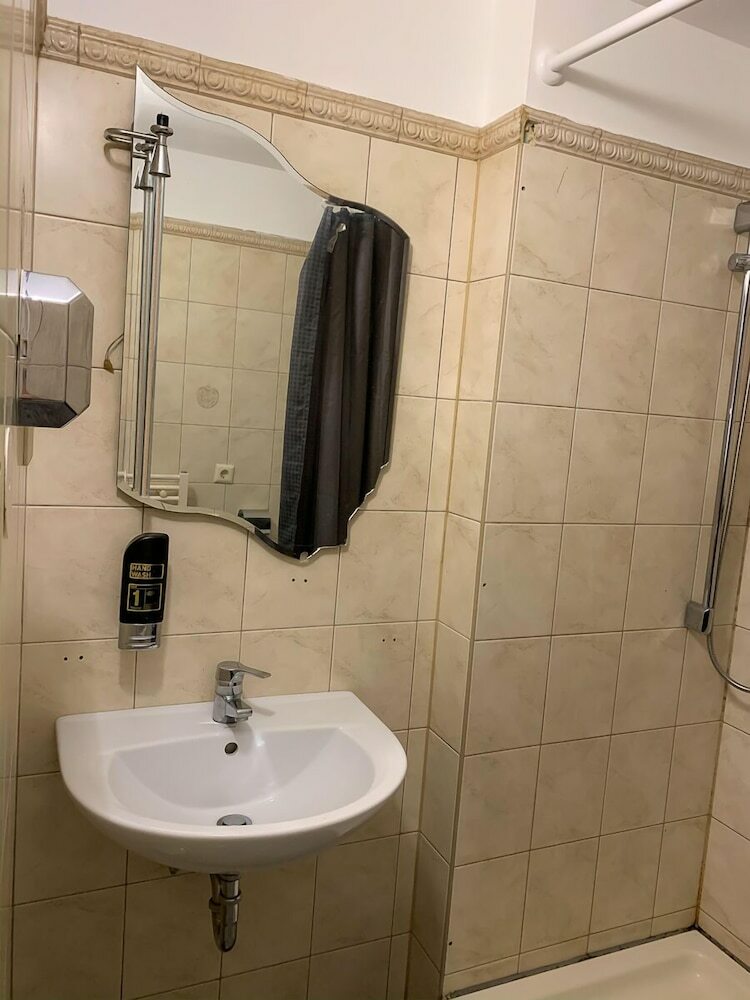 Lovely Hotel Near K�ln Messe And Arena