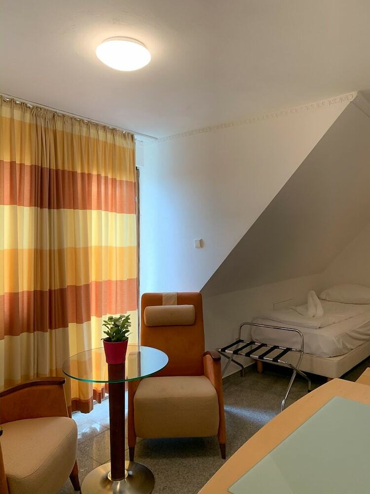 Lovely Hotel Near K�ln Messe And Arena