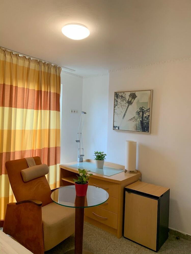 Lovely Hotel Near K�ln Messe And Arena