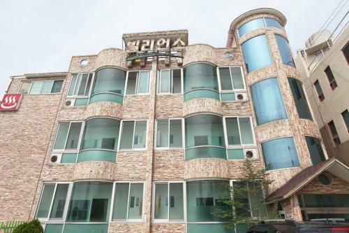 Hotel Billions Motel