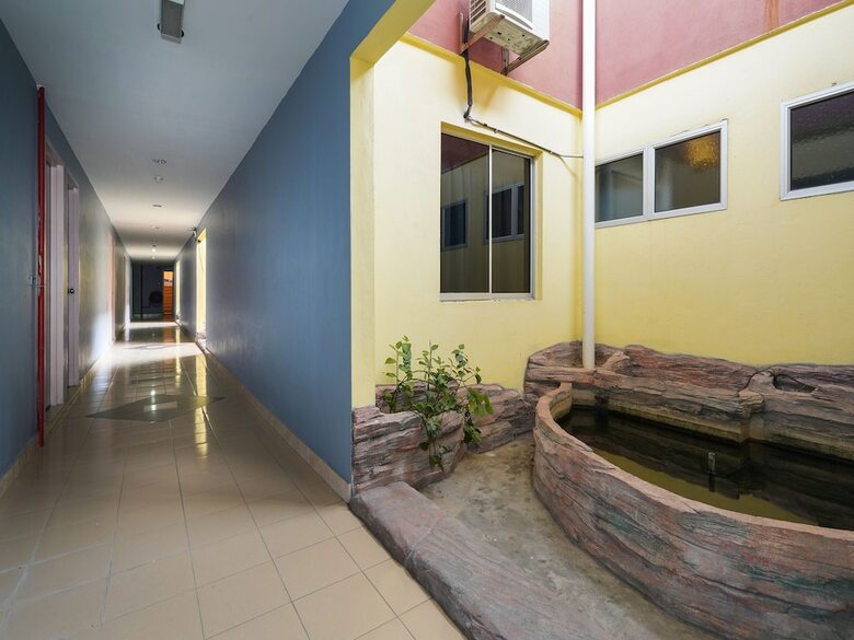 Oyo 44083 Hotel Orchard Inn
