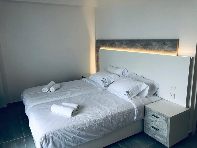 Hotel White 11
