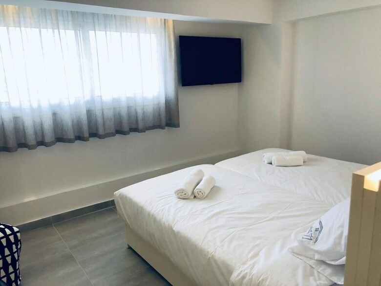 Hotel White 11