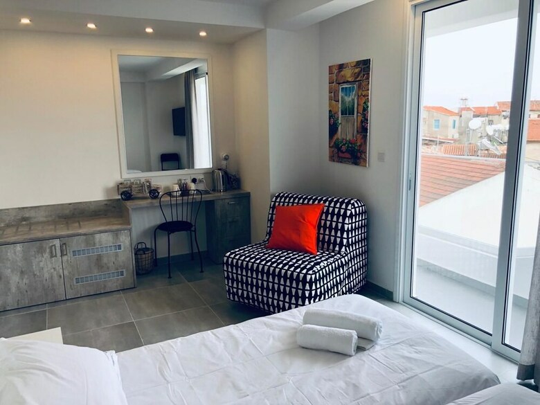 Hotel White 11