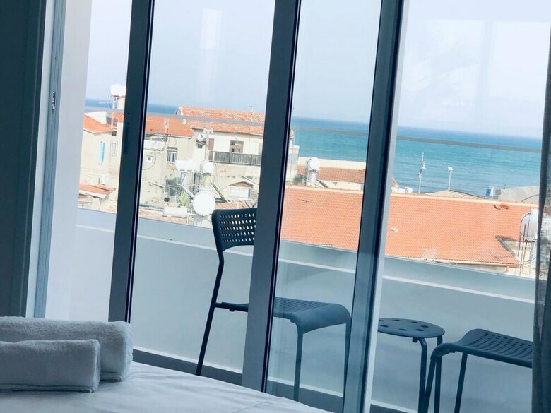 Hotel White 11