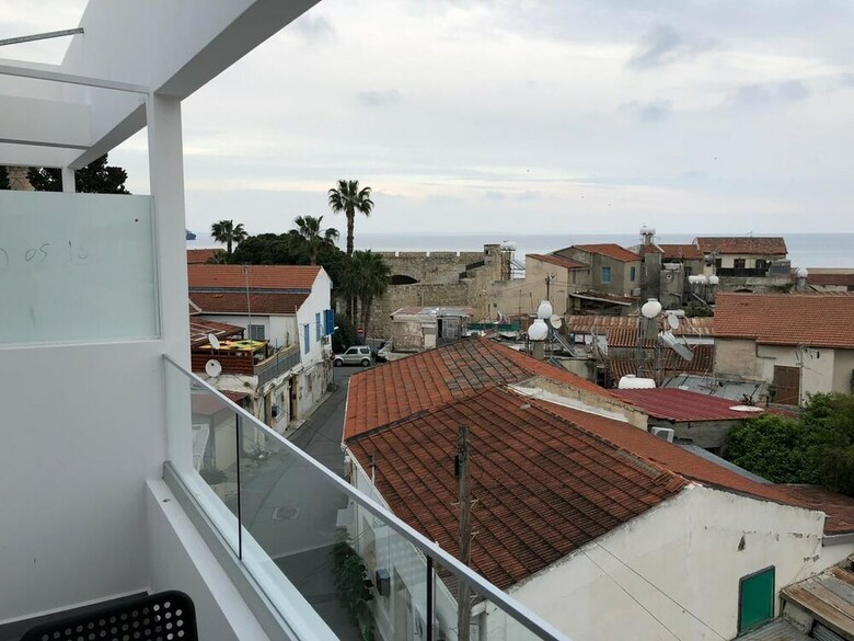 Hotel White 11