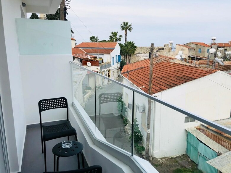 Hotel White 11