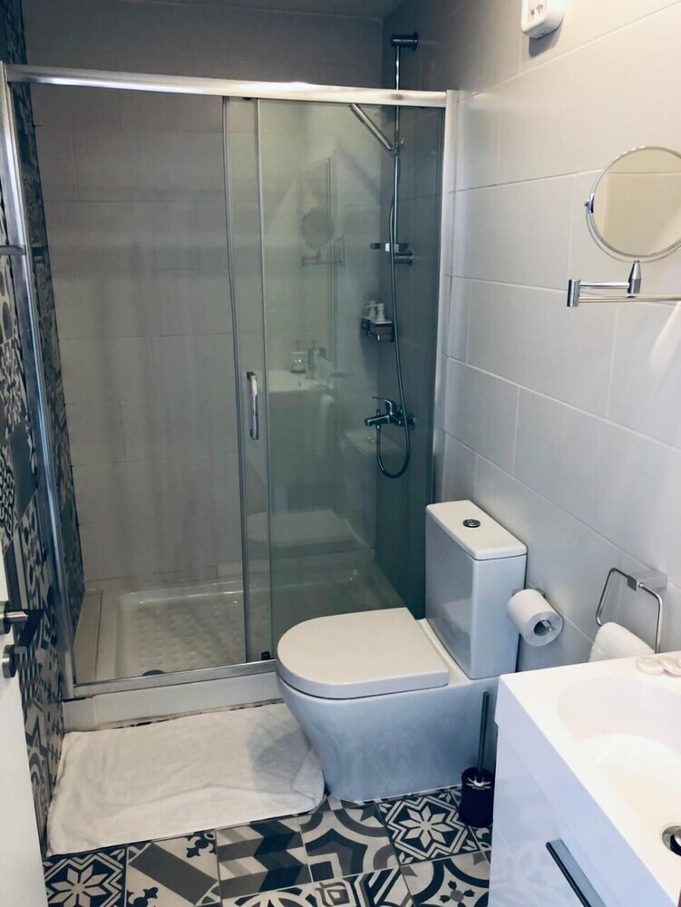 Hotel White 11