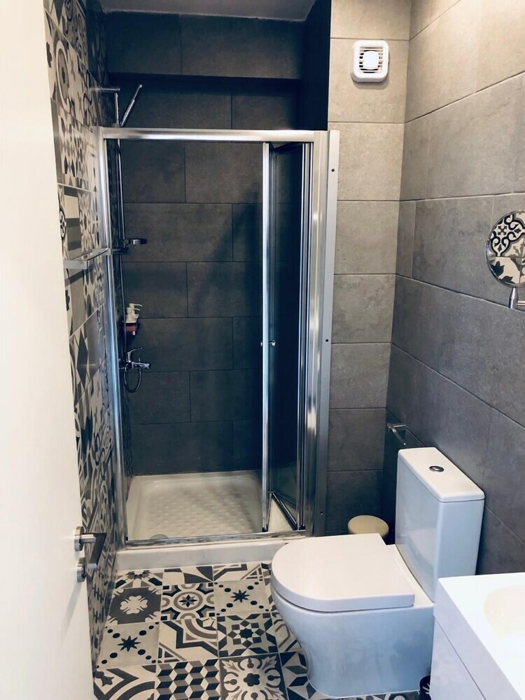 Hotel White 11