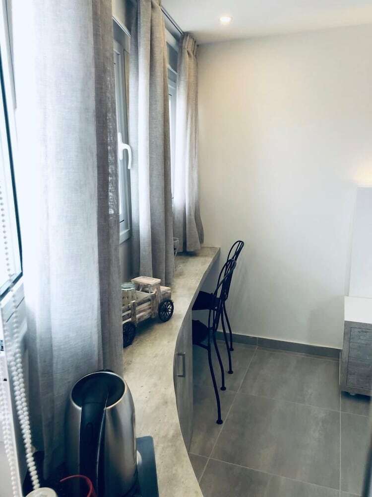 Hotel White 11