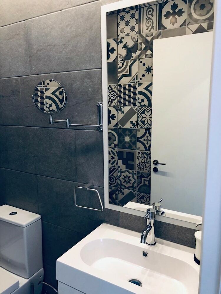 Hotel White 11