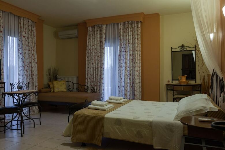 Akrolimnion Hotel