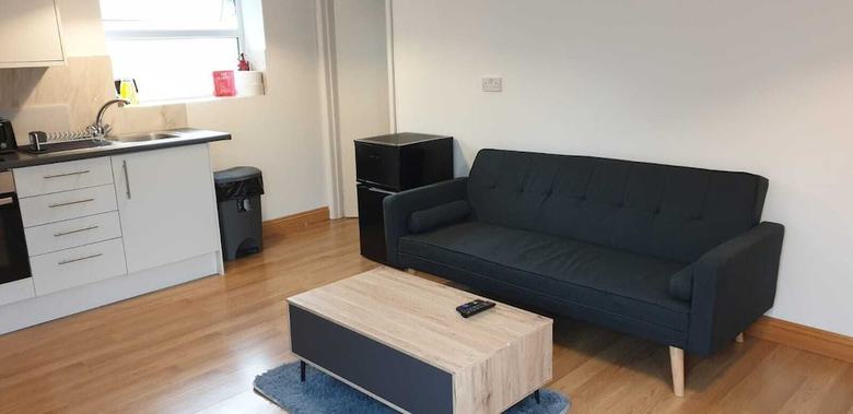 Cromwell Apartment
