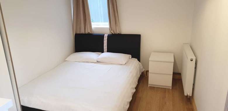 Cromwell Apartment