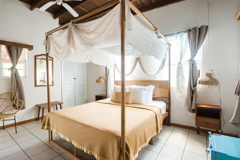 Hostal Selina Shared Manuel Antonio