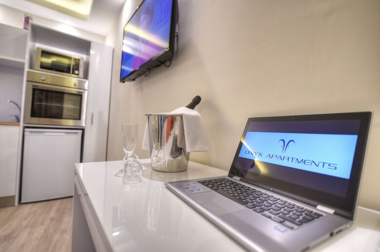 Hotel Onyx Suites & Apartments