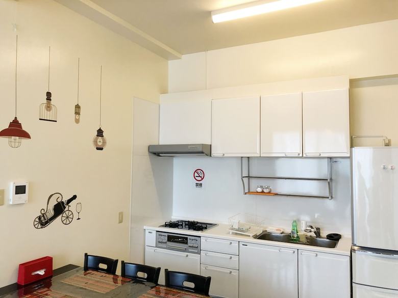 Apartamentos Base Side House