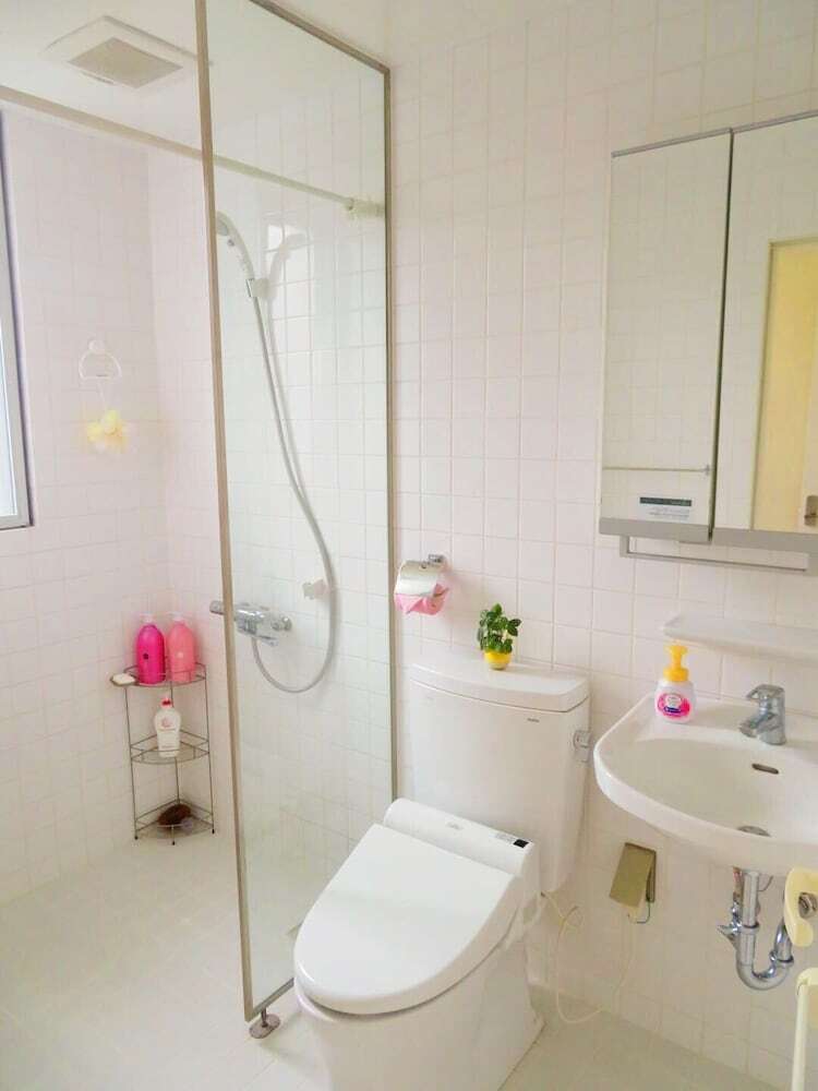Apartamentos Base Side House