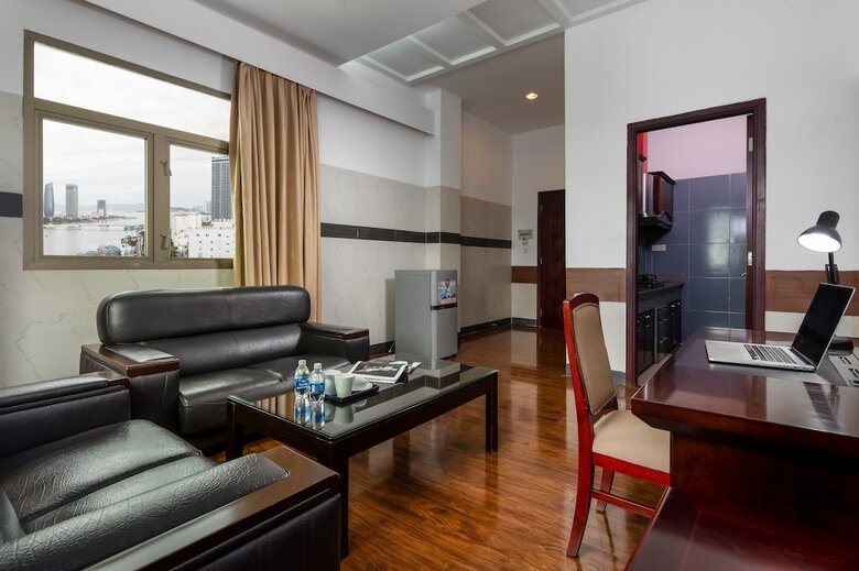 Da Nang Riverside Hotel