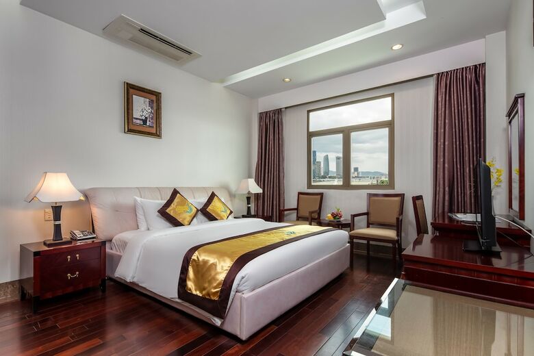 Da Nang Riverside Hotel