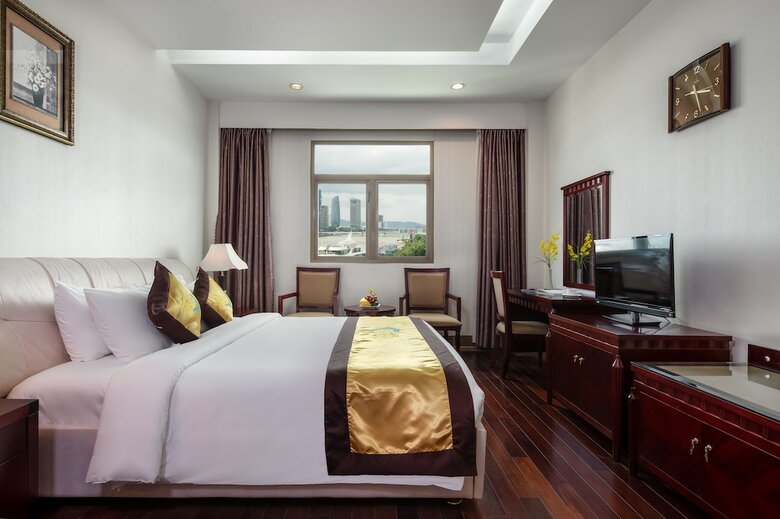 Da Nang Riverside Hotel